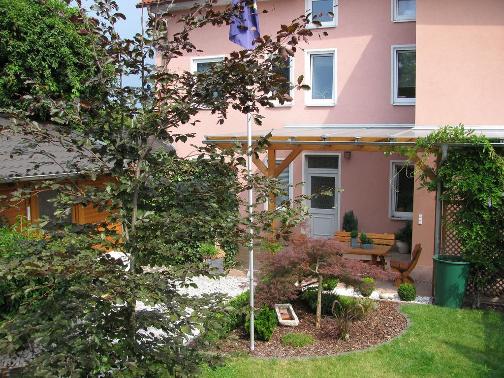 Pension Appartementhaus Central Nordhausen Eksteriør billede
